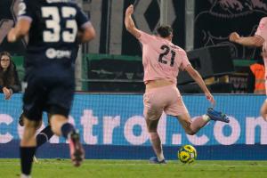 Palermo, Italia, 12 dicembre 2025. Stadio Renzo Barbera, Palermo vs Sampdoria, match valido per il campionato di Serie B 2025/2026. Nella foto: Gol Jeremy Le Douaron (Palermo FC)