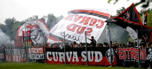 Curva Sud a Milanello