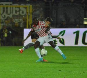 Alessandria, Serie B, 2021/2022, Alessandria-Vicenza 0-1, giocata allo stadio Giuseppe Moccagatta, nella foto: Edoardo Pierozzi contrastato da M.Jordan Lukaku