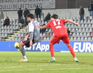 Alessandria Serie C, 2023/2024, Alessandria-Fiorenzuola 0-1, giocata allo stadio Giuseppe Moccagatta, nella foto: Michele Volpe contrastato da Alessandro Silvestro