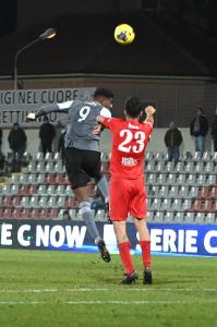 Alessandria Serie C, 2023/2024, Alessandria-Fiorenzuola 0-1, giocata allo stadio Giuseppe Moccagatta, nella foto: Siafa Ethoa Juan Jose contrastato da Riccardo Nava