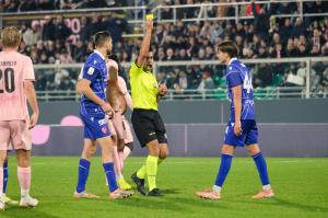 Palermo, Italy, 27 December 2025. Renzo Barbera Stadium, Palermo vs Padova, match valid for the 2025/2026 Serie B championship. In the photo: Yellow card Jonas Harder (Padua)