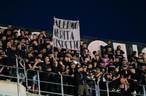 Palermo, Serie B 2024/2025, Palermo-Carrarese 1-1, Stadio Renzo Barbera /foto Federico Serra/, nella foto: Tifosi Palermo