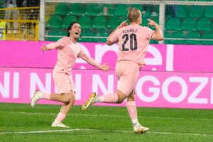 Palermo, Italia, 7 febbraio 2026. Stadio Renzo Barbera, Palermo vs Empoli, match valido per il campionato di Serie B 2025/2026. Nella foto: Esultanza Joel Pohjanpalo (Palermo FC)