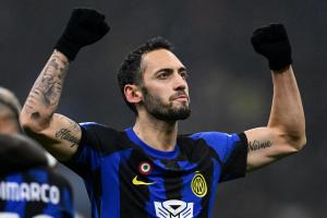 Mg Milano 09/12/2023 - campionato di calcio serie A / Inter-Udinese / foto Matteo Gribaudi/Image Sport
nella foto: esultanza gol Hakan Calhanoglu