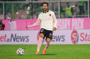 Palermo, Italy, 1 November 2025. Renzo Barbera Stadium, Palermo vs Pescara, match valid for the 2025/2026 Serie B championship. In the photo: Bartosz Bereszynski (Palermo FC)