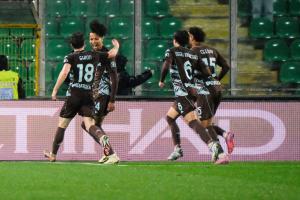 Palermo, Italia, 7 febbraio 2026. Stadio Renzo Barbera, Palermo vs Empoli, match valido per il campionato di Serie B 2025/2026. Nella foto: Esultanza Tyrone Ebuehi (Empoli FC)