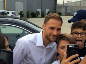 Howedes arrivato al JMedical per le visite mediche