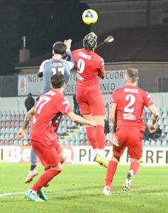 Alessandria Serie C, 2023/2024, Alessandria-Fiorenzuola 0-1, giocata allo stadio Giuseppe Moccagatta, nella foto: Thoma Alberti contrastato da Ertijon Gega