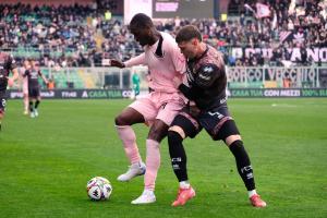 Palermo, Italy, 21 February 2026. Renzo Barbera Stadium, Palermo FC vs FC Sudtirol, match valid for the 2025/2026 Serie B championship. In the photo: Emmanuel Gyasi (Palermo FC)