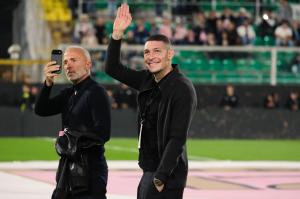 Palermo, Italia, 1 novembre 2025. Stadio Renzo Barbera, Palermo vs Pescara, match valido per il campionato di Serie B 2025/2026. Nella foto: Andrea Belotti