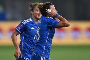 Db Parma 05/12/2023 - Nations League femminile / Italia-Svizzera / foto Daniele Buffa/Image Sport
nella foto: esultanza gol Arianna Caruso