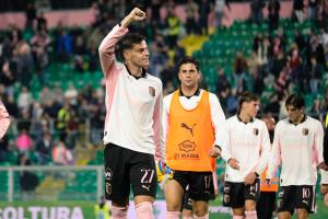 Palermo, Italia, 1 novembre 2025. Stadio Renzo Barbera, Palermo vs Pescara, match valido per il campionato di Serie B 2025/2026. Nella foto: Niccolo’ Pierozzi (Palermo FC)