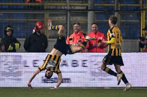 Castellamare di Stabia, 05.04.2025 - Juve Stabia - Salernitana / Campionato Serie B 2024-25 / foto Nicola Ianuale
Nella foto: Niccolò Fortini esulta dopo aver realizzato il gol vittoria per la Juve Stabia
