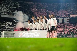 Palermo, Italia, 1 novembre 2025. Stadio Renzo Barbera, Palermo vs Pescara, match valido per il campionato di Serie B 2025/2026. Nella foto: Formazione iniziale del Palemro FC