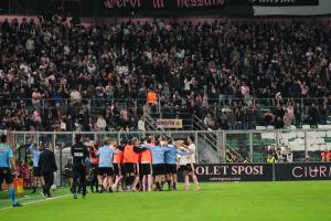 Palermo, Italia, 1 novembre 2025. Stadio Renzo Barbera, Palermo vs Pescara, match valido per il campionato di Serie B 2025/2026. Nella foto: Esultanza Palermo