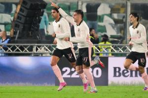 Palermo, Italia, 1 novembre 2025. Stadio Renzo Barbera, Palermo vs Pescara, match valido per il campionato di Serie B 2025/2026. Nella foto: