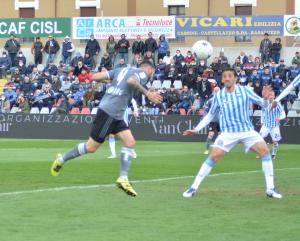 Alessandria, Serie B, 2021/2022, Alessandria-Spal 2-2, giocata allo stadio Giuseppe Moccagatta, nella foto: colpo di testa di Riccardo Chiarello