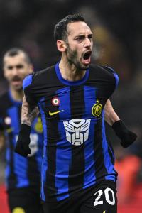 Mg Milano 09/12/2023 - campionato di calcio serie A / Inter-Udinese / foto Matteo Gribaudi/Image Sport
nella foto: esultanza gol Hakan Calhanoglu