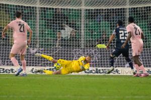 Palermo, Italy, 12 December 2025. Renzo Barbera Stadium, Palermo vs Sampdoria, match valid for the 2025/2026 Serie B championship. In the photo: Save Jesse Joronen (Palermo FC)