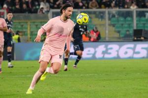 Palermo, Italy, 12 December 2025. Renzo Barbera Stadium, Palermo vs Sampdoria, match valid for the 2025/2026 Serie B championship. In the photo: Bartosz Bereszynski (Palermo FC)