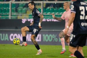 Palermo, Italy, 12 December 2025. Renzo Barbera Stadium, Palermo vs Sampdoria, match valid for the 2025/2026 Serie B championship. In the photo: Lorenzo Venuti (Sampdoria) and Antonio Palumbo (Palermo FC)