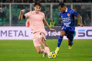 Palermo, Italy, 27 December 2025. Renzo Barbera Stadium, Palermo vs Padova, match valid for the 2025/2026 Serie B championship. In the photo: Patryk Peda (Palermo FC) and Antonio Barreca (Padova)