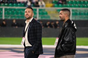 Palermo, Italia, 1 novembre 2025. Stadio Renzo Barbera, Palermo vs Pescara, match valido per il campionato di Serie B 2025/2026. Nella foto: Roberto Floriano e Francesco Deo Rose