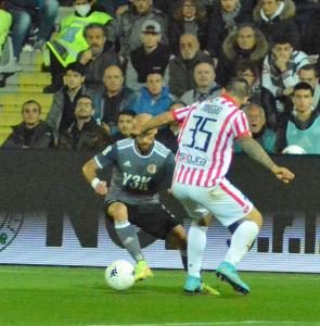 Alessandria, Serie B, 2021/2022, Alessandria-Vicenza 0-1, giocata allo stadio Giuseppe Moccagatta, nella foto: Luca Parodi contrastato da Christian Maggio