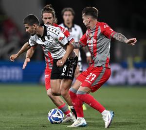 Mp La Spezia 01/06/2025 - finale Play Off serie B / Spezia-Cremonese / foto Matteo Papini/Image Sport
nella foto: Adam Nagy-Jari Vandeputte