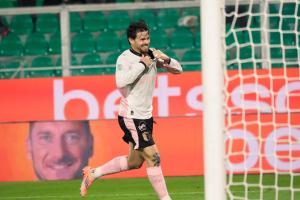 Palermo, Italia, 1 novembre 2025. Stadio Renzo Barbera, Palermo vs Pescara, match valido per il campionato di Serie B 2025/2026. Nella foto: Esultanza Matteo Brunori (Palermo FC)