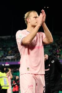 Palermo, Italy, 18 January 2026. Renzo Barbera Stadium, Palermo vs Spezia, match valid for the 2025/2026 Serie B championship. In the photo: Joel Pohjanpalo (Palermo FC) celebrates after the victory