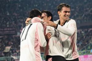 Palermo, Italia, 1 novembre 2025. Stadio Renzo Barbera, Palermo vs Pescara, match valido per il campionato di Serie B 2025/2026. Nella foto: Esultanza Niccolo’ Pierozzi (Palermo FC) Palermo