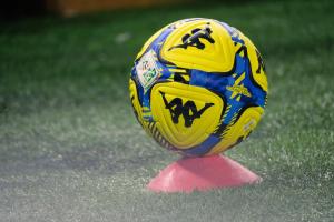 Palermo, Italy, 12 December 2025. Renzo Barbera Stadium, Palermo vs Sampdoria, match valid for the 2025/2026 Serie B championship. In the photo: Yellow Serie BKT 25/26 ball