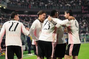 Palermo, Italia, 1 novembre 2025. Stadio Renzo Barbera, Palermo vs Pescara, match valido per il campionato di Serie B 2025/2026. Nella foto: Esultanza Salim Diakite' (Palermo FC) Palermo