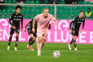 Palermo, Italia, 7 febbraio 2026. Stadio Renzo Barbera, Palermo vs Empoli, match valido per il campionato di Serie B 2025/2026. Nella foto: Rigore Joel Pohjanpalo (Palermo FC)