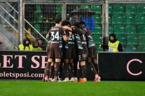 Palermo, Italia, 7 febbraio 2026. Stadio Renzo Barbera, Palermo vs Empoli, match valido per il campionato di Serie B 2025/2026. Nella foto: Esultanza Tyrone Ebuehi (Empoli FC)
