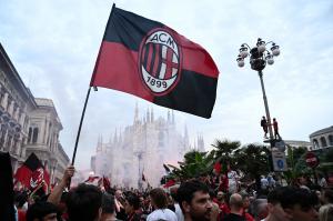 Festa scudetto tifosi Milan  (1)
