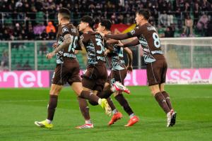 Palermo, Italia, 7 febbraio 2026. Stadio Renzo Barbera, Palermo vs Empoli, match valido per il campionato di Serie B 2025/2026. Nella foto: Esultanza Gabriele Guarino (Empoli FC)