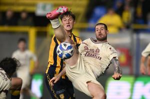 Castellamare di Stabia, 05.04.2025 - Juve Stabia - Salernitana / Campionato Serie B 2024-25 / foto Nicola Ianuale
Nella foto: Alberto Cerri e Patryk Peda