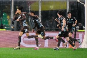 Palermo, Italia, 7 febbraio 2026. Stadio Renzo Barbera, Palermo vs Empoli, match valido per il campionato di Serie B 2025/2026. Nella foto: Esultanza Tyrone Ebuehi (Empoli FC)