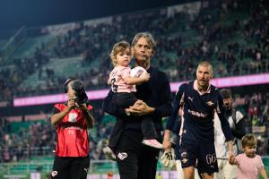 Palermo, Italia, 1 novembre 2025. Stadio Renzo Barbera, Palermo vs Pescara, match valido per il campionato di Serie B 2025/2026. Nella foto: Filippo Inzaghi (Palermo FC) e figlia