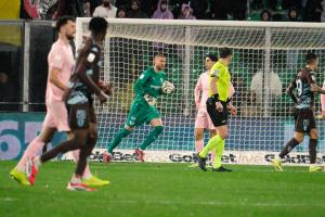 Palermo, Italia, 7 febbraio 2026. Stadio Renzo Barbera, Palermo vs Empoli, match valido per il campionato di Serie B 2025/2026. Nella foto: Jesse Joronen (Palermo FC)