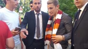 Arrivo di Lucas Digne a Villa Stuart