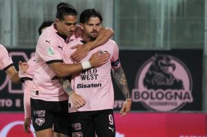Palermo, Serie B 2024/2025, Palermo-Frosinone 2-0, Stadio Renzo Barbera /foto Federico Serra/, nella foto: Matteo Brunori e Dimitrios Nikolaou