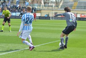 Alessandria, Serie B, 2021/2022, Alessandria-Spal 2-2, giocata allo stadio Giuseppe Moccagatta, nella foto: Diego Fabbrini contrastato da Lorenzo  Dickmann