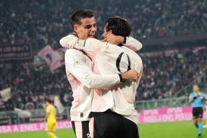 Palermo, Italia, 1 novembre 2025. Stadio Renzo Barbera, Palermo vs Pescara, match valido per il campionato di Serie B 2025/2026. Nella foto: Esultanza Niccolo’ Pierozzi (Palermo FC)
