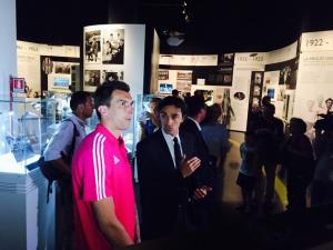 Mandzukic: visita al museo e allo store ufficiale della Juventus