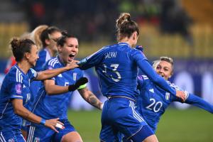 Db Parma 05/12/2023 - Nations League femminile / Italia-Svizzera / foto Daniele Buffa/Image Sport
nella foto: esultanza gol Cecilia Salvai