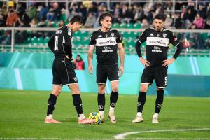 Palermo, Italy, 18 January 2026. Renzo Barbera Stadium, Palermo vs Spezia, match valid for the 2025/2026 Serie B championship. In the photo: Pietro Beruatto (Spezia), Leonardo Sernicola (Spezia) and Mattia Valoti (Spezia)